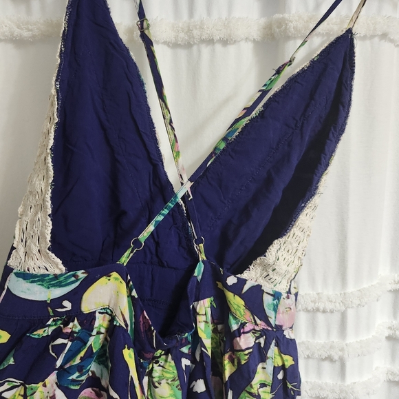 Good condition Forever 21 romper. Size small - Picture 11 of 11